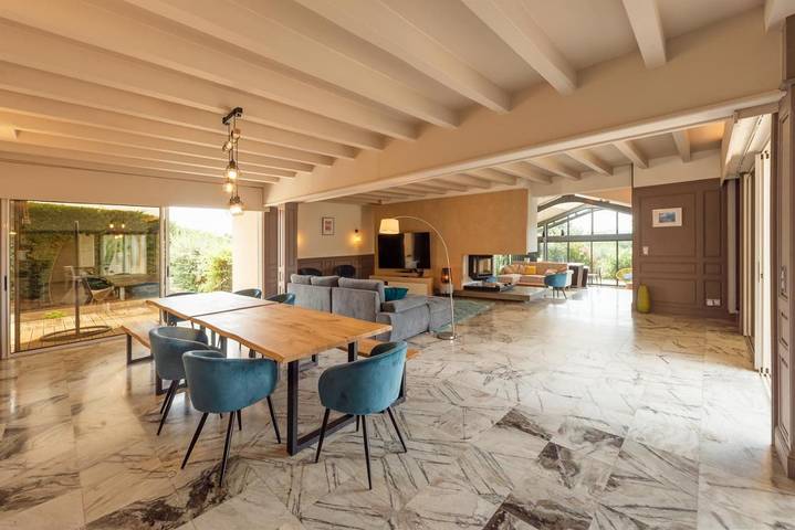 Location de vacances pour 14 personnes, avec piscine et vue ainsi que jardin et sauna, animaux acceptés à Capdenac - 4