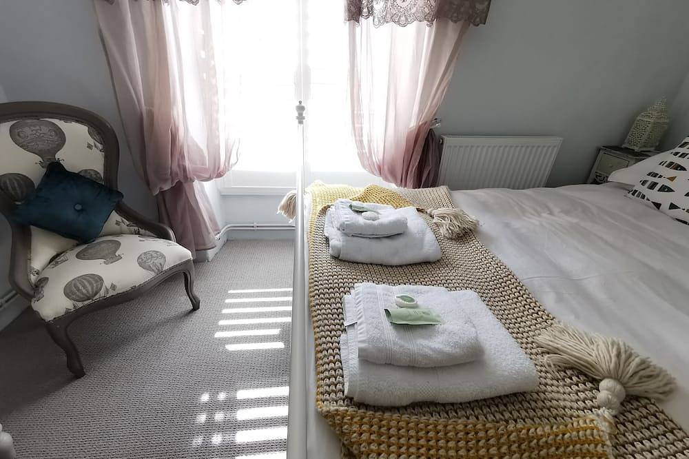 Beautifully presented former Fishermans Cottage and Pet Friendly in Newlyn, Cornwall