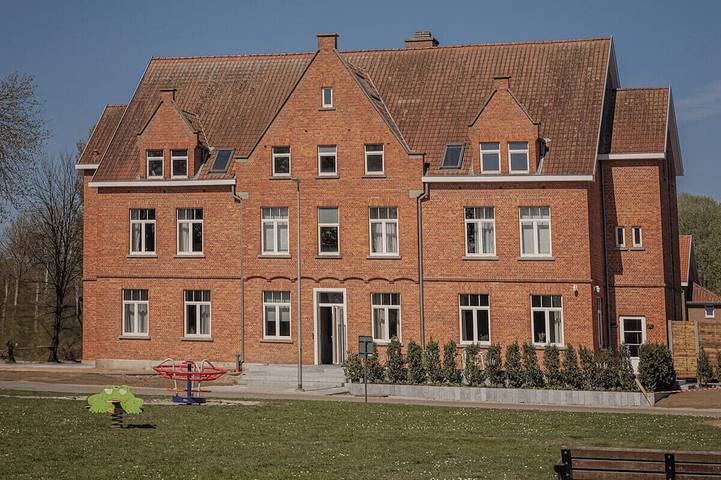 Ferienhaus für 20 Personen, mit Terrasse und Whirlpool sowie Garten, mit Haustier