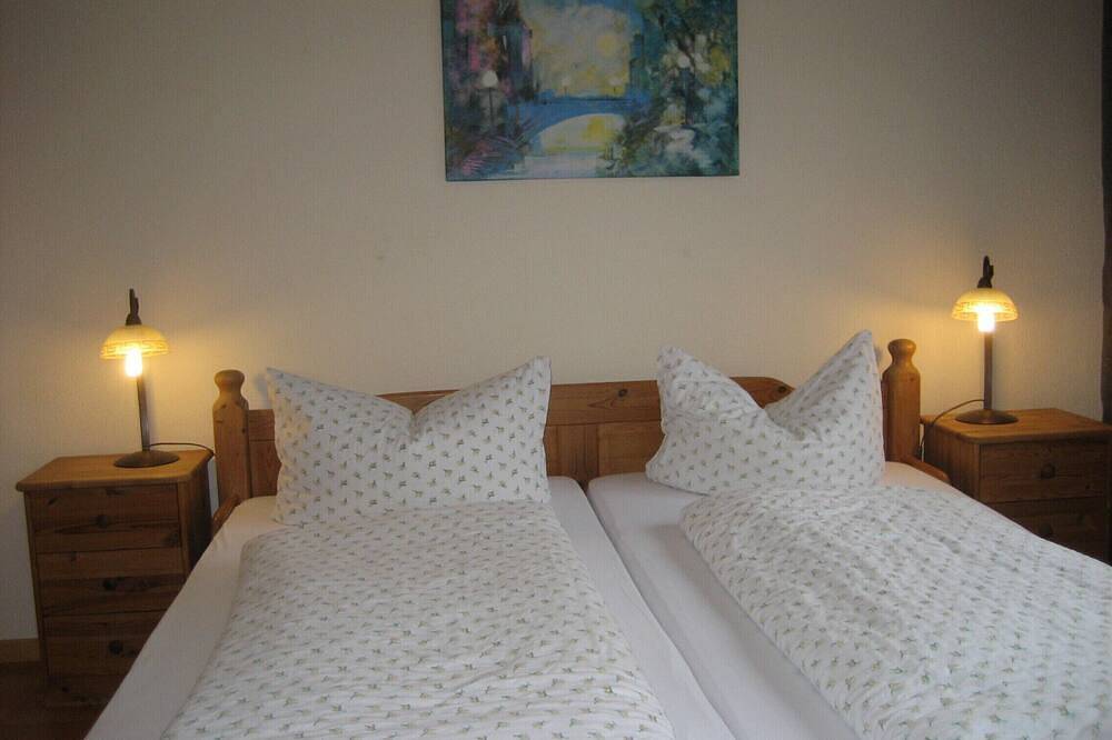 Ganze Wohnung, Ferienhof Fewo mit 2 Zimmer, Küche mit schönem Balkon, familienfreundlich in Oberzent, Odenwaldkreis