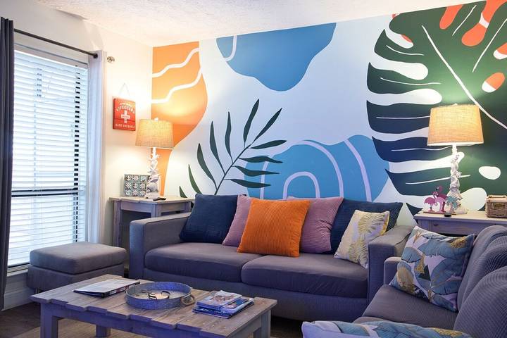 Vacation rental for 9 people, with pool and hot tub as well as garden, with pets in Panama City Beach