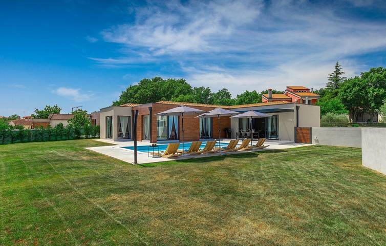 Ferienhaus für 8 Personen, mit Sauna und Pool sowie Terrasse und Whirlpool, kinderfreundlich - 1