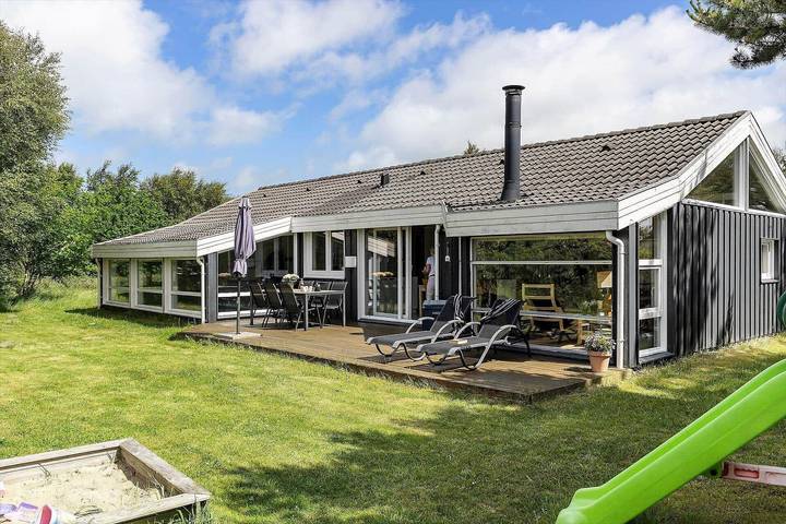 Ferienhaus für 8 Personen, mit Terrasse und Pool sowie Whirlpool