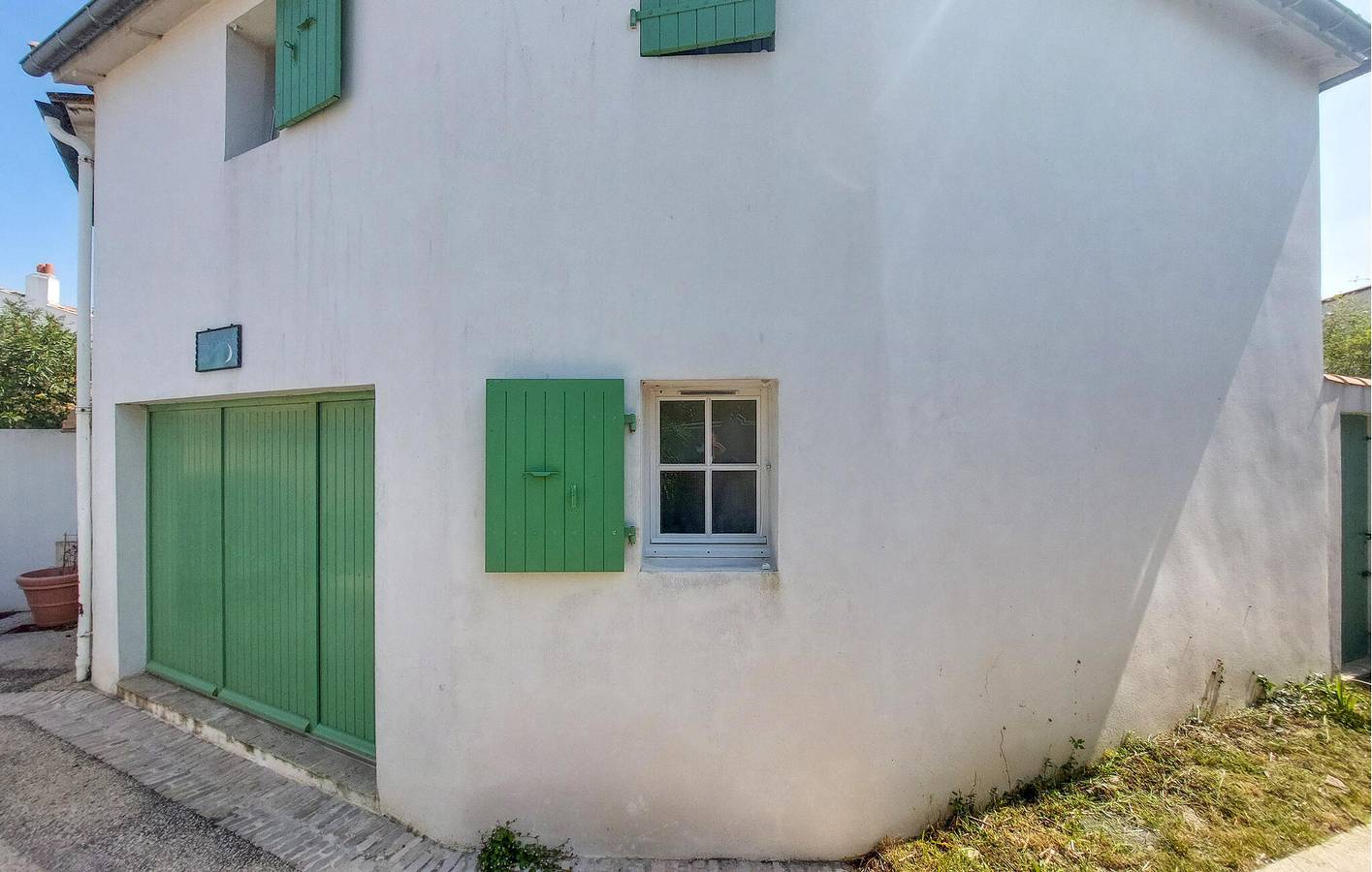 Cozy Apartment with Garden & Wi-Fi, 1km from Plage de la Loge in Les Portes-en-Ré, Ile de Re