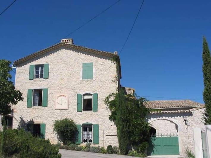 Location de vacances pour 14 personnes, avec piscine ainsi que jardin et vue à Orthoux-Sérignac-Quilhan