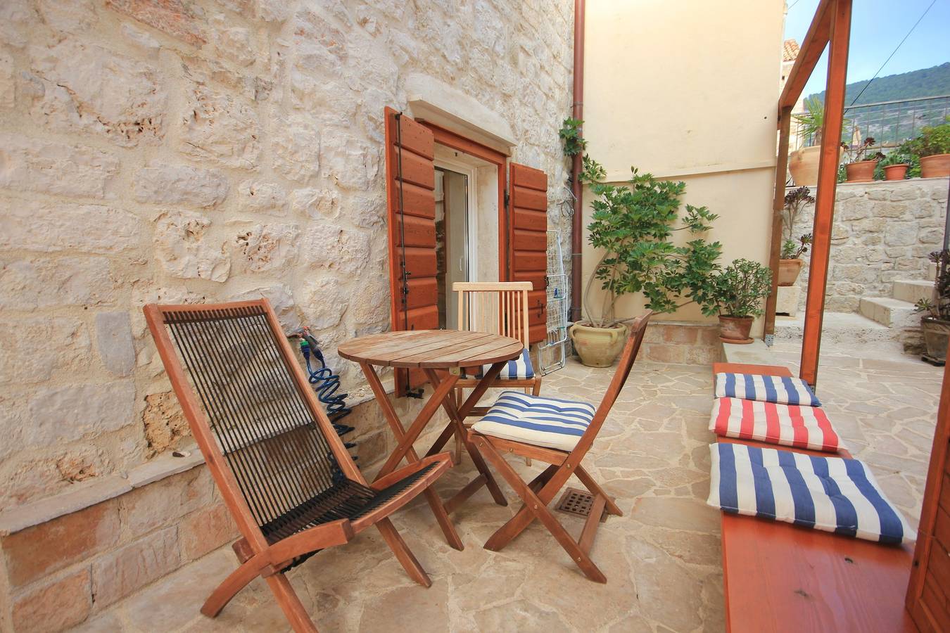 Ganze Wohnung, Studio Appartement am Strand Komiza (Vis) -f in Komiza, Split-Dalmatien
