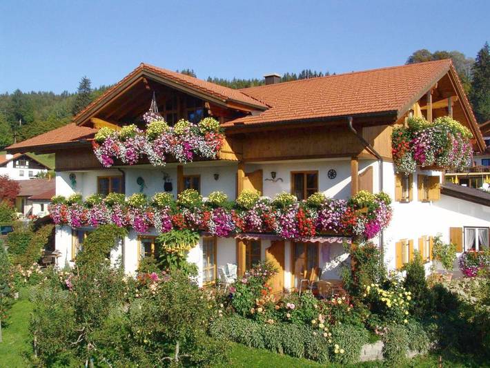 Apartmenthotel für 2 Personen, mit Balkon und Terrasse sowie Garten und Ausblick am Hopfensee