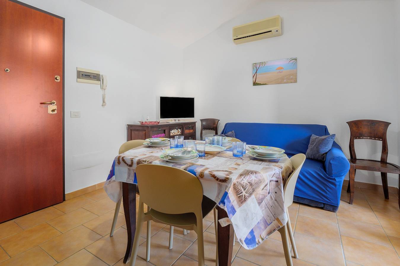 Ganze Wohnung, Ferienhaus 'Casa Vacanza Olbia Mare' mit Meerblick, Gemeinschaftsgarten und Klimaanlage in Olbia, Gallura