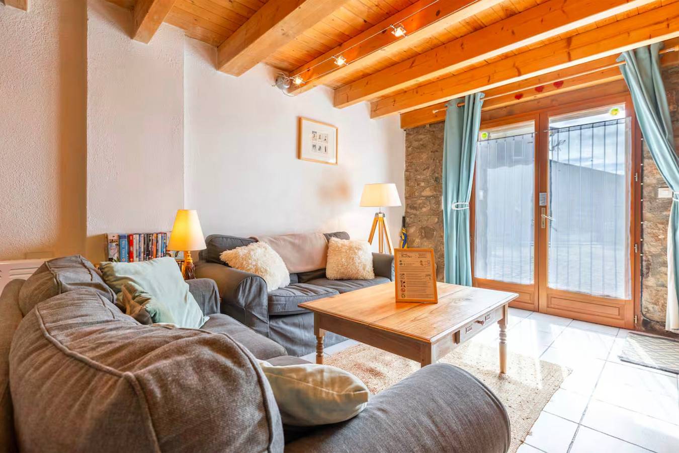 Casa vacacional 'La Grange De La Petite Ourse' con vistas al lago y Wi-Fi in Les Angles, Parque Natural Regional de los Pirineos Catalanes
