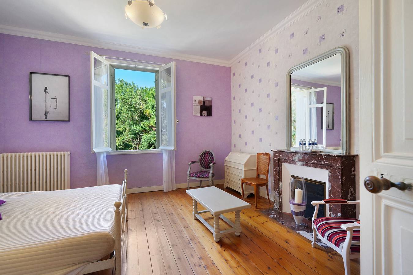 Chambre d’hôtes « Chambre Soleil Couchant » avec terrasse partagée, jardin partagé et Wi-Fi in Saint-Porchaire, Région de Saintes
