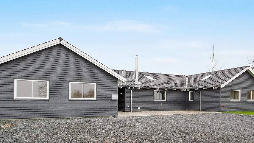 Ferienhaus für 25 Personen, mit Pool und Whirlpool sowie Terrasse und Sauna in Olpenitz - 4
