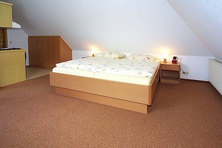 Heyken, R. "Haus an der Burg" - Ferienwohnung - Studio Deichblick 35124 in Werdum, Nordseeküste