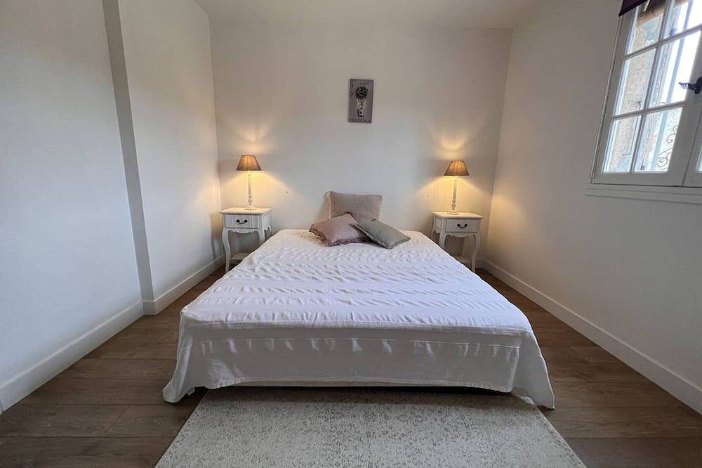 Ganze Wohnung, Sublim renovierte Wohnung, 4 Pers., 1.2 km vom Strand Gigaro, geräumige Terrasse, Elektrogrill in Gigaro, La Croix-Valmer