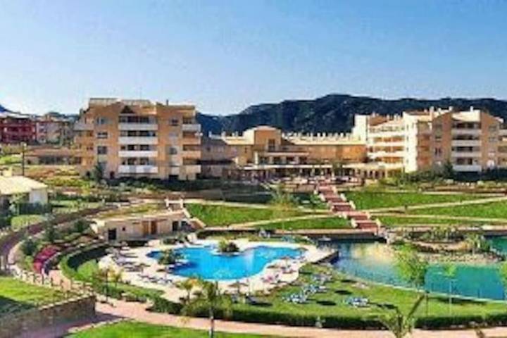 Apartamento para 7 personas, con Balcón y Jacuzzi además de Terraza y Jardín en Sol Andalusi