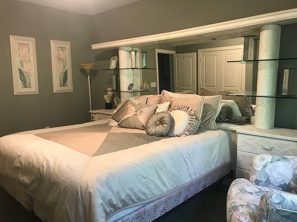 Vacation House for 34 Guests in Lake Gaston, North Carolina