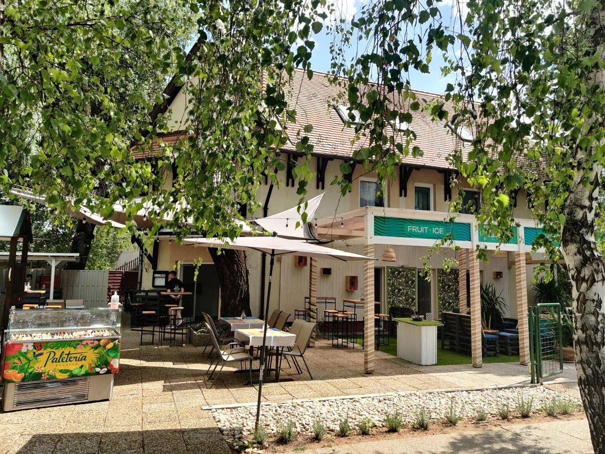 Villa Itália Guest House in Siófok, Balaton Region