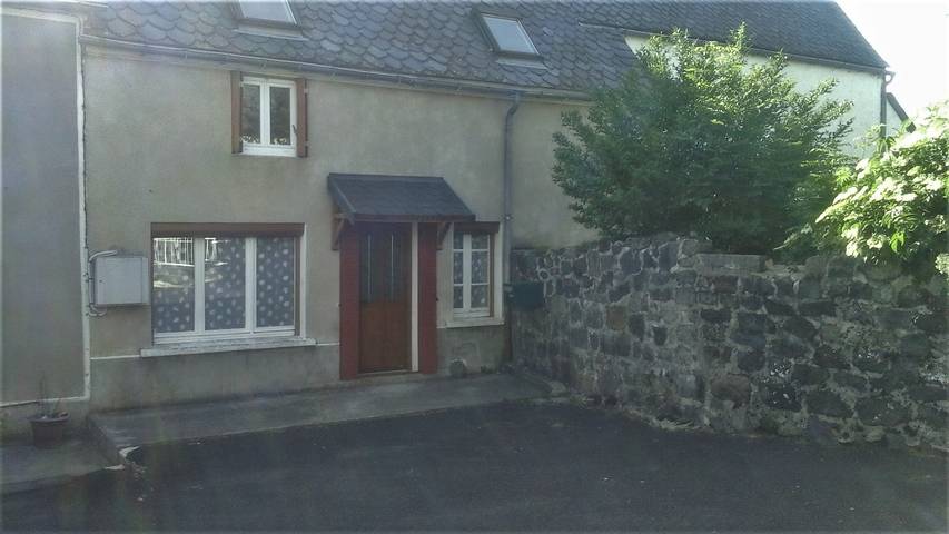 Gîte pour 6 personnes, adapté aux familles à La Tour-d'Auvergne