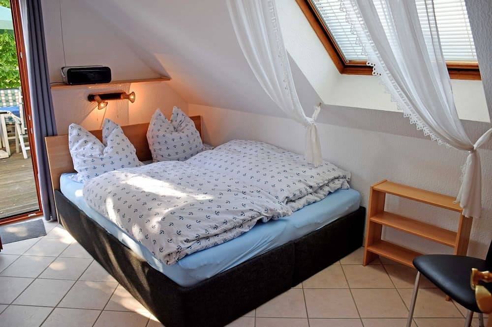 Ganze Wohnung, Ferienwohnung mit Sonnenbalkon 02 - Gästehaus Kapitän Winston in Lauterbach (Rügen), Putbus