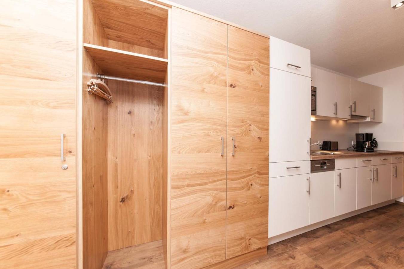 Hel lejlighed, Apartment 'Top 2 Kapall' with Mountain View, Private Garden and Wi-Fi in Pettneu, Pettneu am Arlberg