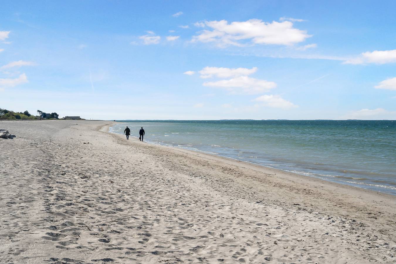 Lækkert sommerhus et stenkast fra vandkanten in Karrebæksminde, Enø