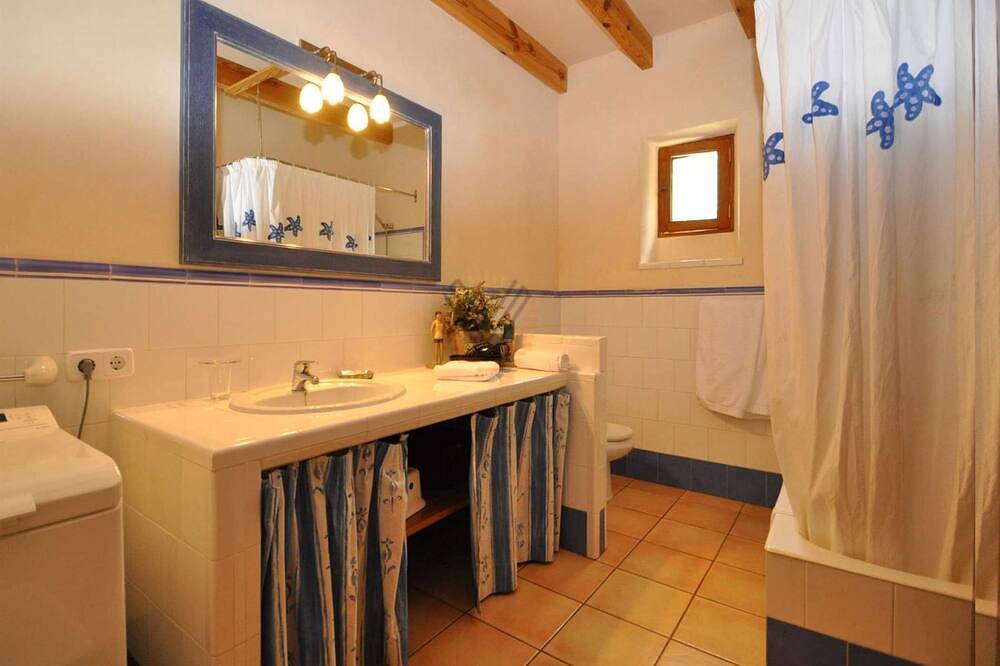 Es Lledoner 3, very quiet and beautifully situated property. Ideal for families in Felanitx, South Majorca