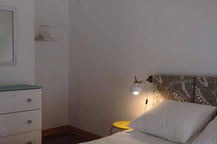 Gîte pour 10 personnes, avec jardin et piscine à Saint-Saud-Lacoussière - 2