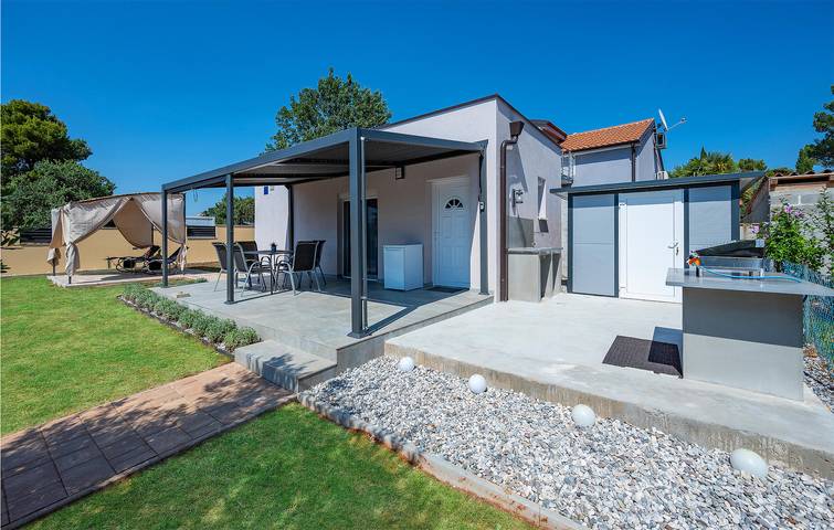 Ferienhaus für 4 Personen, mit Terrasse, mit Haustier in Peroj - 2