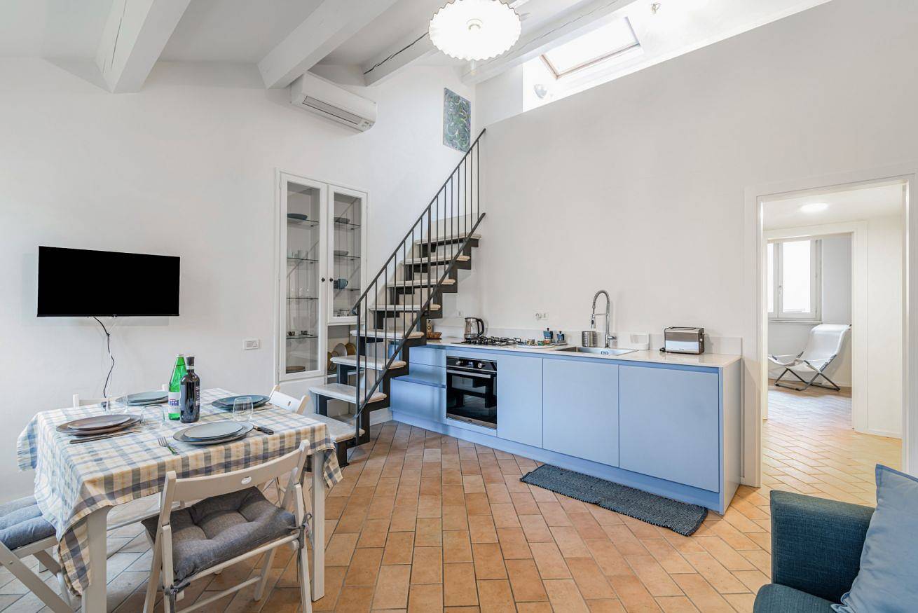 Ganze Wohnung, Modern Apartment 350mt from Piazza del Popolo! in Pesaro, Valle del Metauro