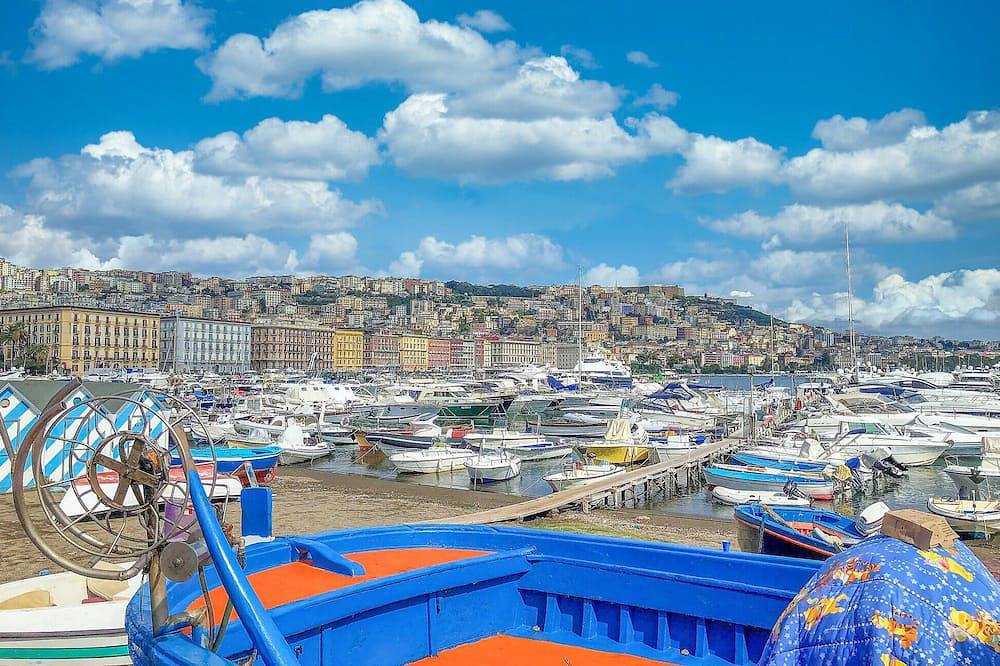 Entire apartment, Beautiful apartment in Napoli with Wifi in Naples, Naples Province