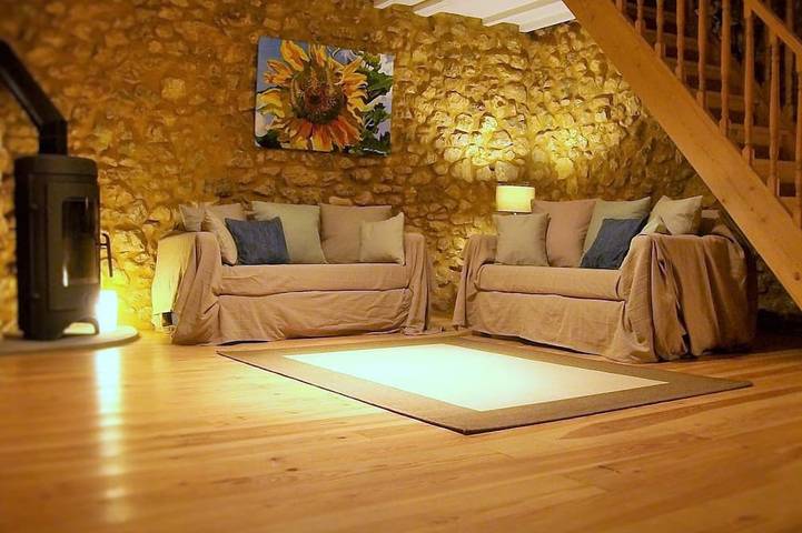 Gîte pour 4 personnes, avec terrasse ainsi que jardin et piscine à Villefranche-du-Périgord - 4