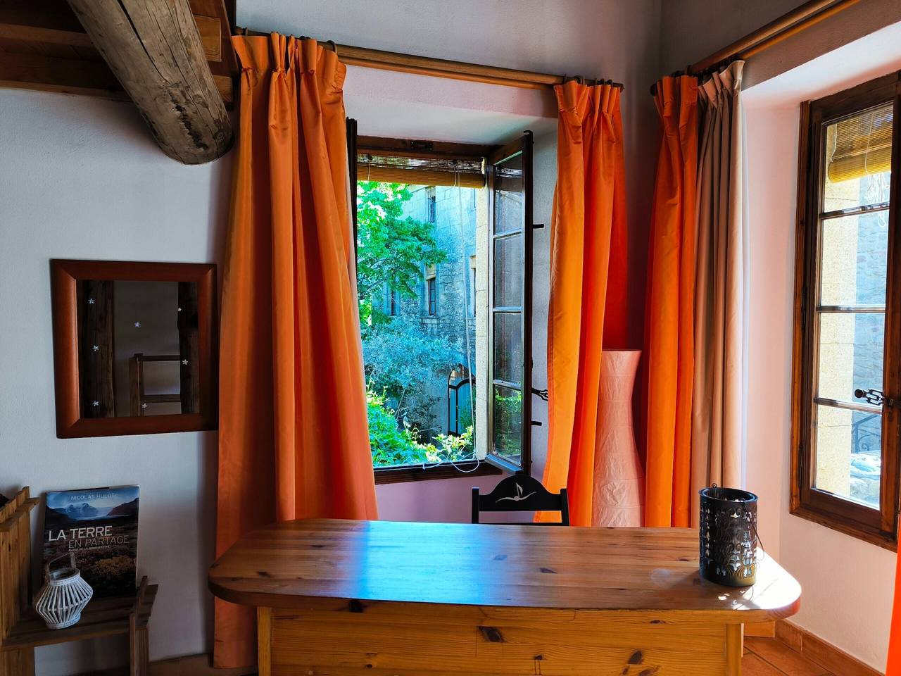 Bed & Breakfast „Chambre 2“ mit Gemeinschaftspool, Terrasse & Wlan in Vers-Pont-du-Gard, Nimes und Umgebung