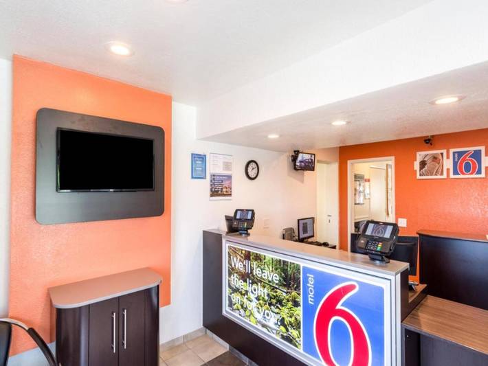 Ganze Wohnung, 1 Queensize-Bett | Kühlschrank in Redding, Shasta County