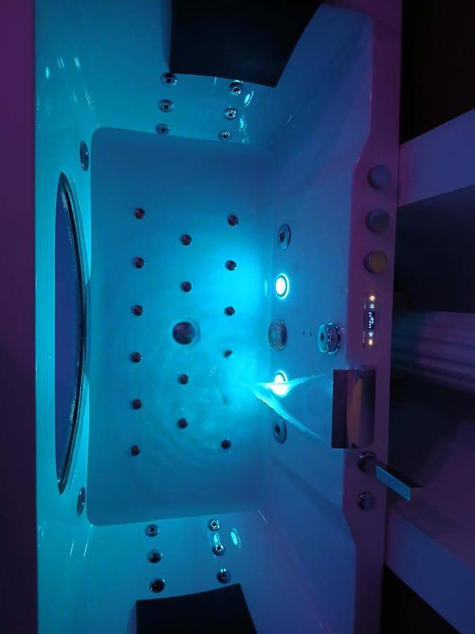 Gîte pour 2 personnes, avec Jacuzzi et Vue à Chépy - 4