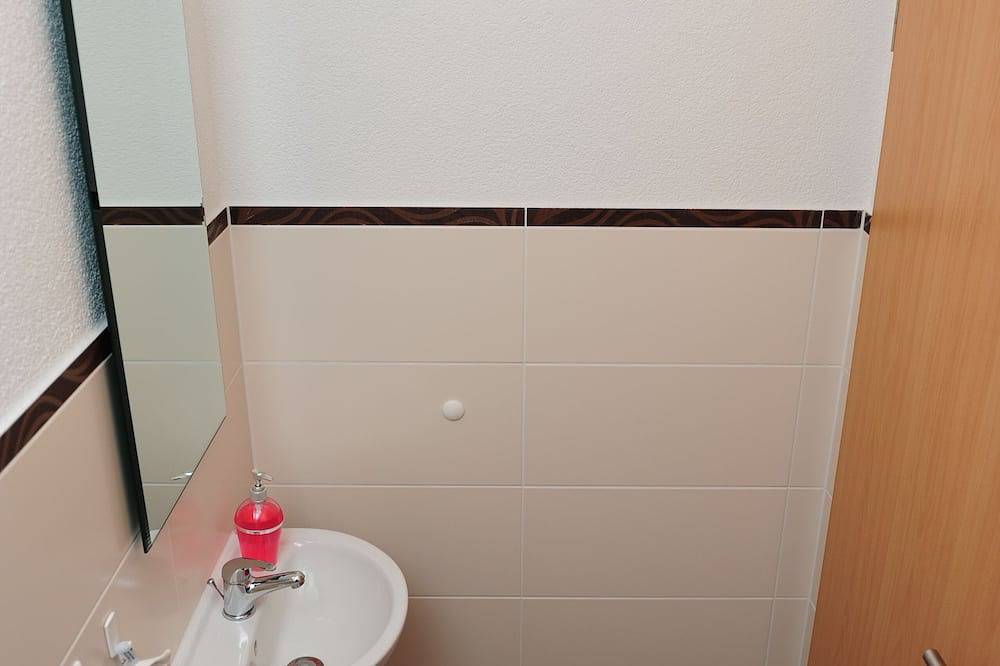 Entire apartment, Family-friendly apartment. Right in Tettnang. With terrace. Own parking lot. in Tettnang, Bodenseekreis
