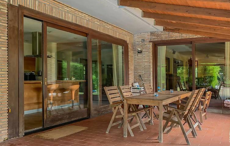 Casa de vacaciones para 12 personas, con terraza además de jardín y piscina - 1