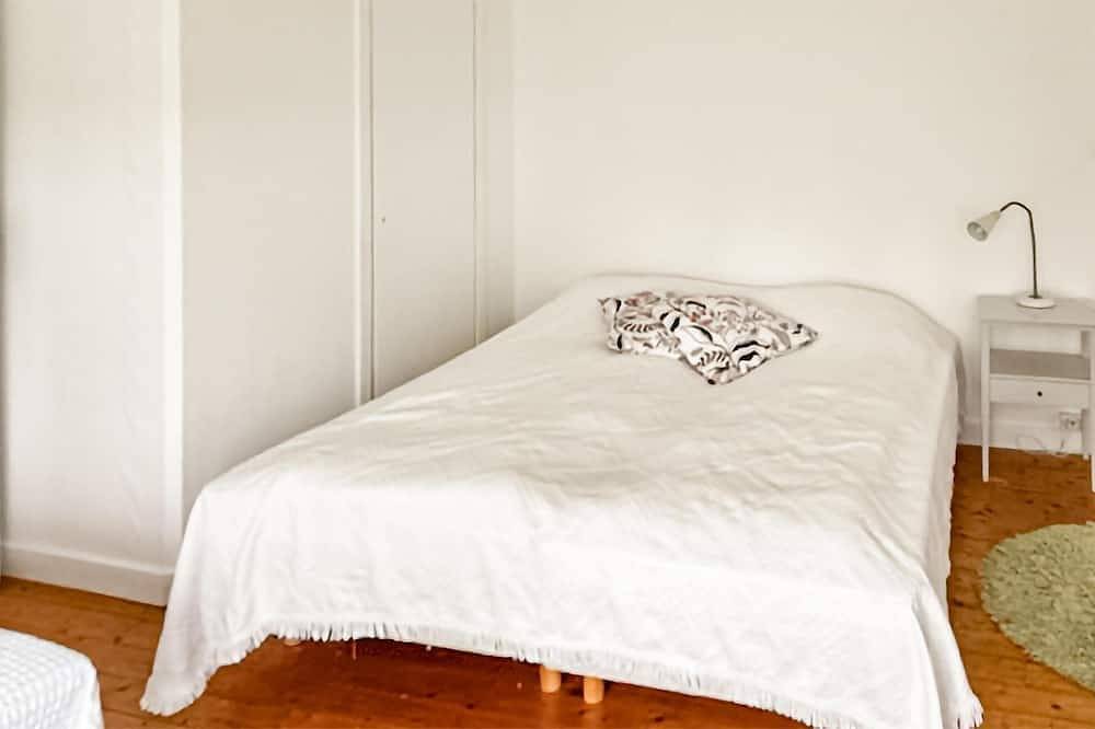 Gorgeous home in Lyrestad with Wifi in Vänern