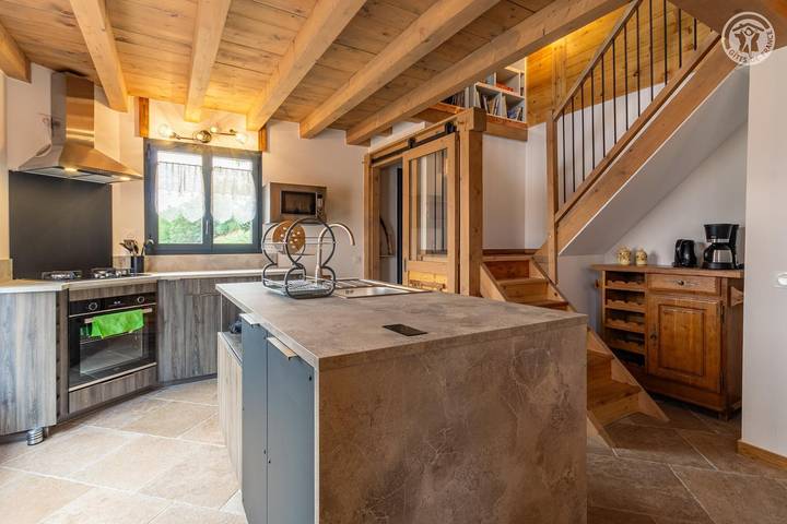 Gîte pour 4 personnes, avec terrasse à Granier - 4