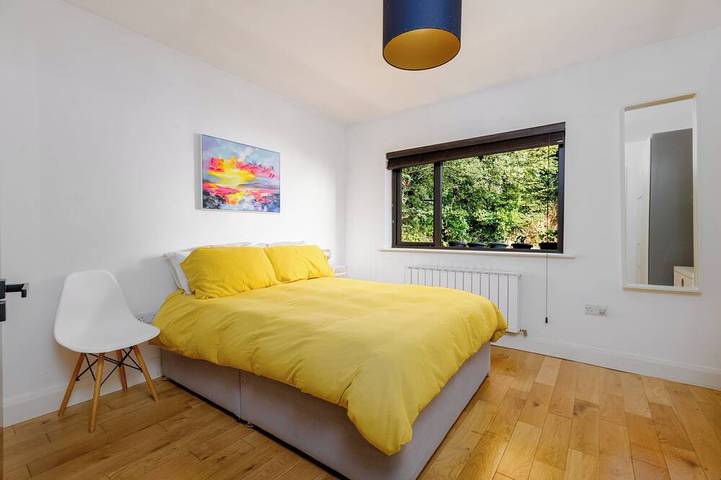 Seaview Grove: Wild Atlantic Way Luxury Escape with 180° views over Lough Foyle. in Inishowen, County Donegal