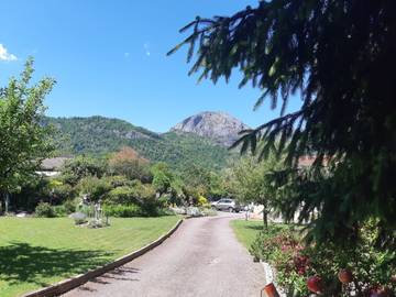 Gîte pour 2 personnes, avec jardin et terrasse à Tarascon-sur-Ariège
