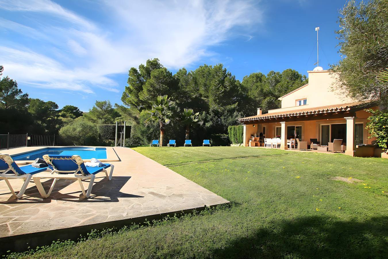 Casa di campagna 'Son Cami' con vista sulle montagne, Wi-Fi e aria condizionata in Felanitx, Sud di Maiorca