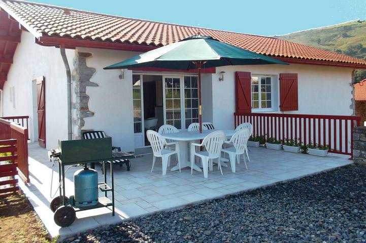 Gîte pour 6 personnes, avec balcon à Lantabat