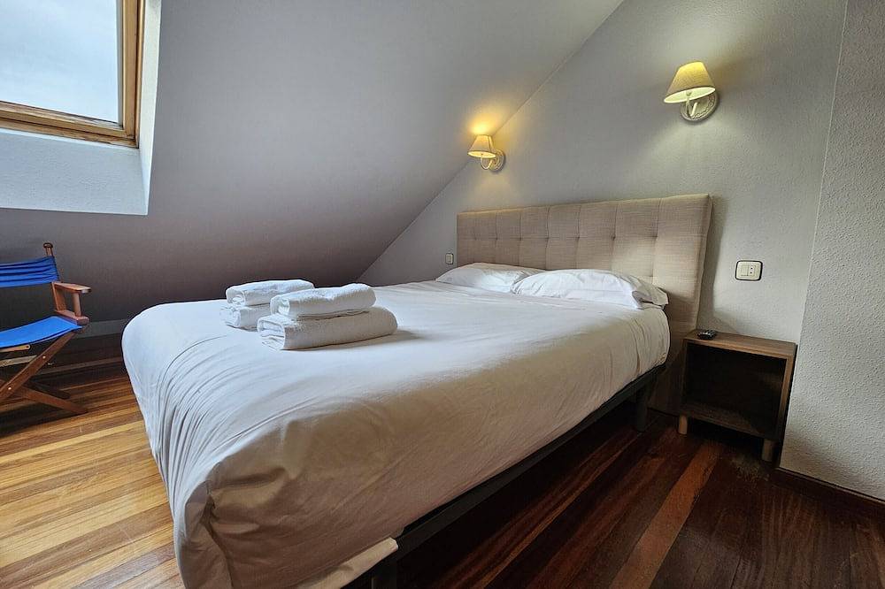 Ganze Wohnung, 15A04 Duplex con garaje Llanes centro in Llanes, Costa Verde (Spanien)