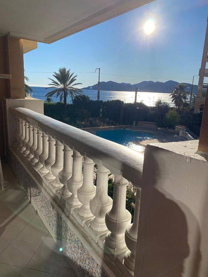 Gîte pour 6 personnes, avec vue ainsi que piscine et jardin dans Office De Tourisme Cannes La Bocca - 2