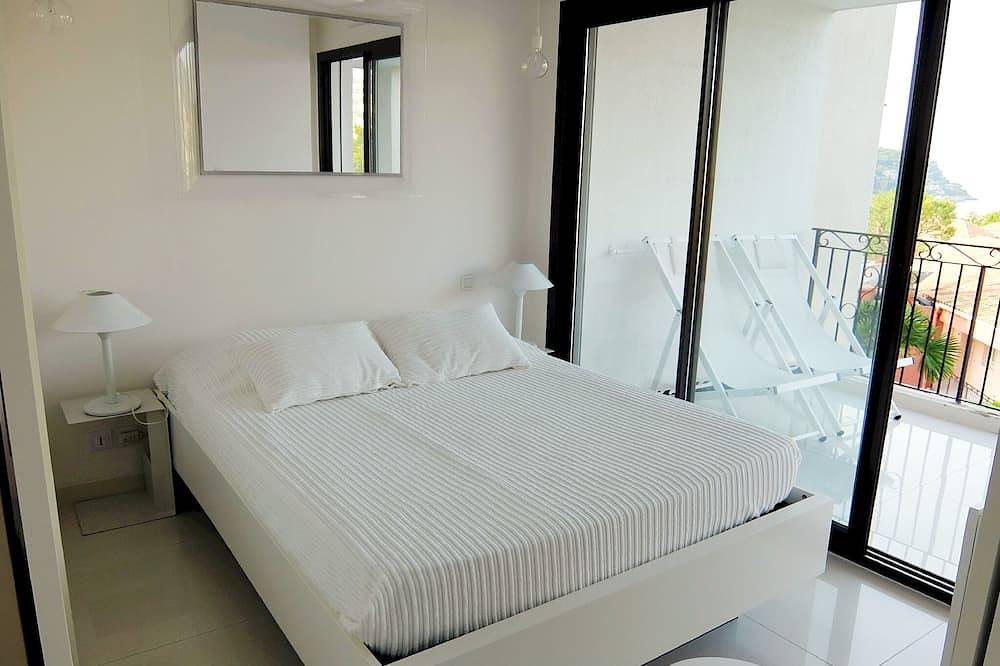 Entire apartment, 🌅Le Soleil Du Rubé, Apartement Hors Du Commun, Vues Mer, A 2 Pas Des Vagues in Villefranche-sur-Mer, Nice region