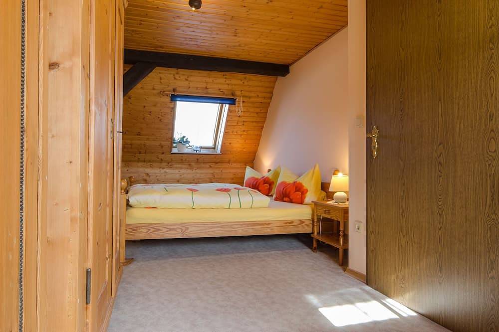 Ganze Wohnung, Ferienwohnung im Dg mit Terrasse im Garten - Ferienwohnung Hertel in Mistelgau, Frankenalb