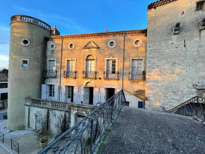 Location de vacances pour 2 personnes, avec Balcon ainsi que Terrasse et Vue à Lézan