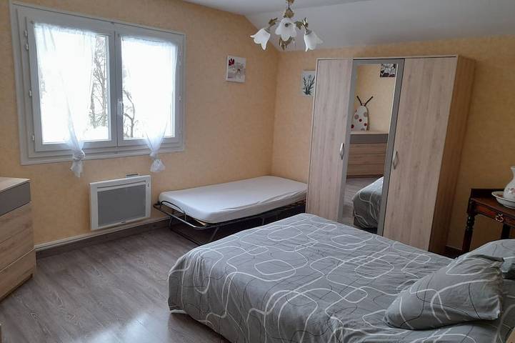 Location de vacances pour 5 personnes, avec jardin et terrasse, animaux acceptés à Mandailles-Saint-Julien - 2