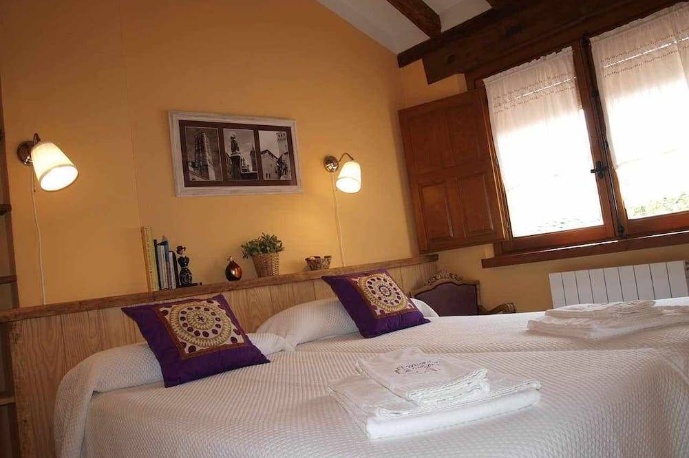 Agroturismo El Mirador de la Cigüeña in Cabanillas del Monte, Torrecaballeros