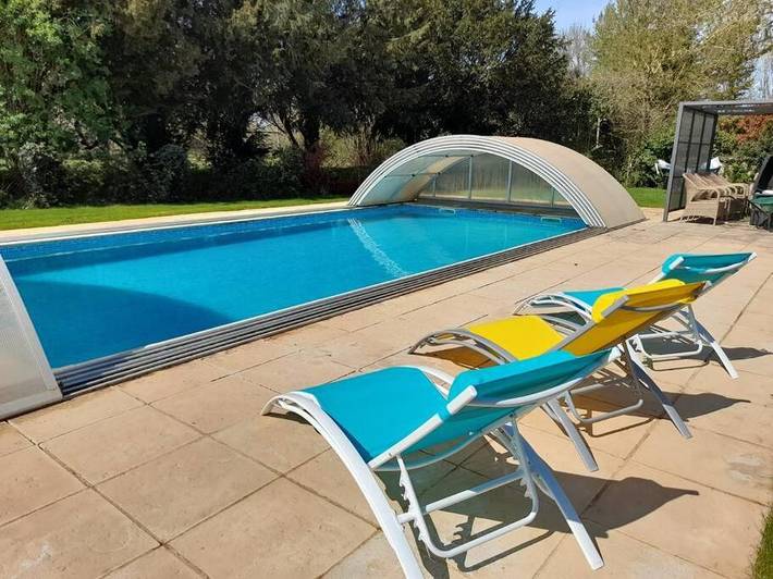 Location de vacances pour 12 personnes, avec jardin ainsi que vue et piscine, animaux acceptés à Bernay-Saint-Martin - 2