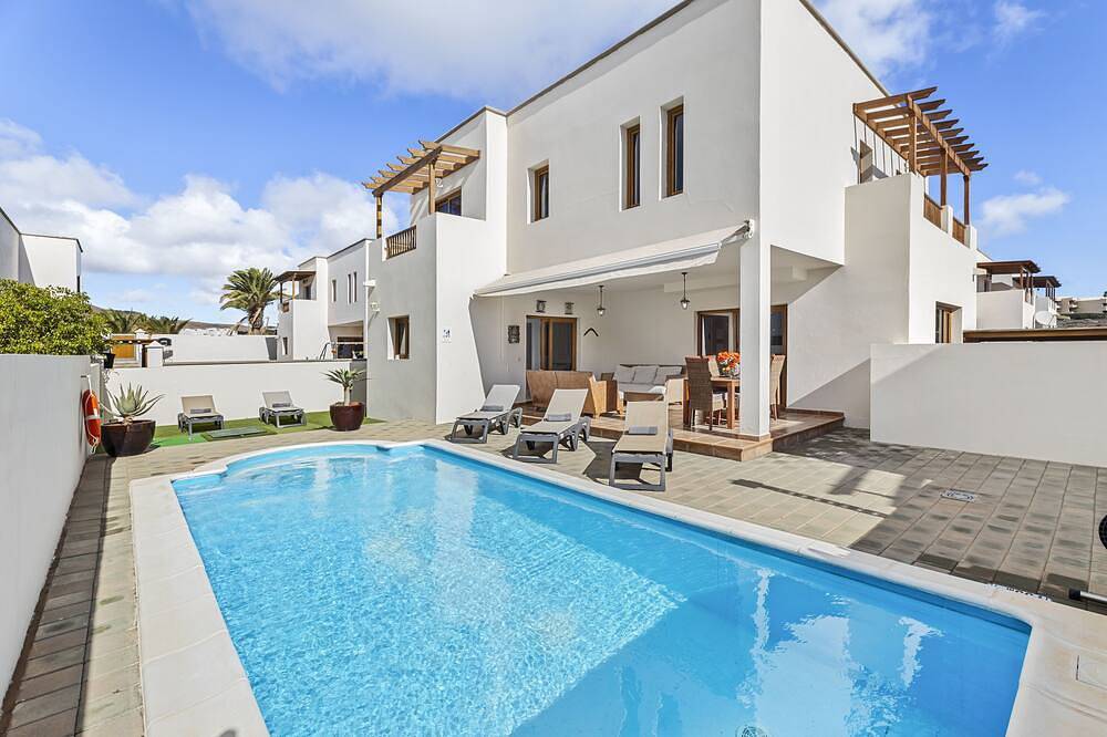 Maravillosa villa con piscina climatizada! in Las Caletas, Teguise